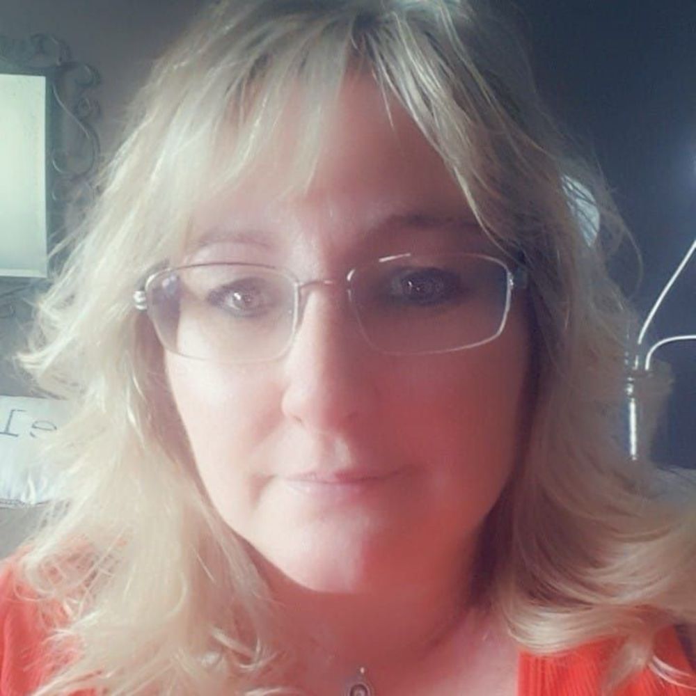 Meet your Posher, Denine
